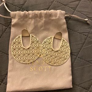 KENDRA SCOTT • Gold Diane Filigree Earrings